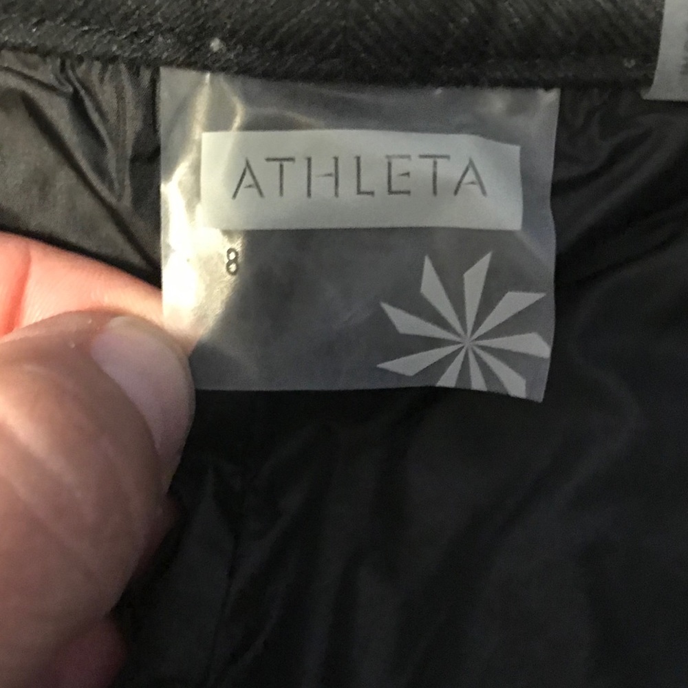 Skirt - EUC Black Athleta Puffer Skirt Size 8